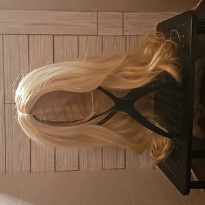 18" Synthetic blond wig